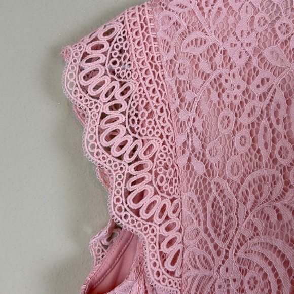 Cable & Gauge Pink/Light Coral Dainty Double Layer Sleeveless Lace Overlay Top - Picture 7 of 9